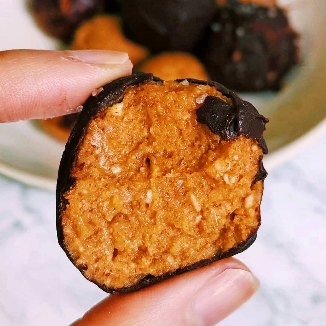 Healthy Pumpkin Truffles for Halloween
