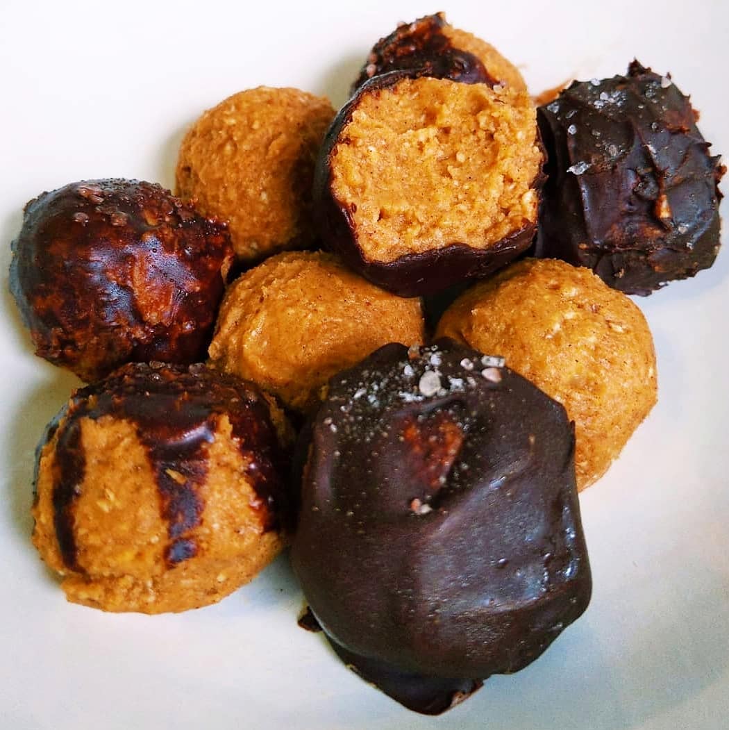 Healthy Pumpkin Truffles for Halloween