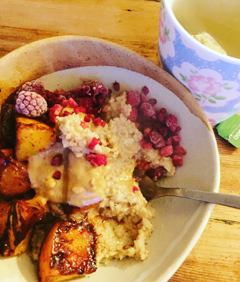 Creamy Vanilla Cauliflower Oats with Persimmon