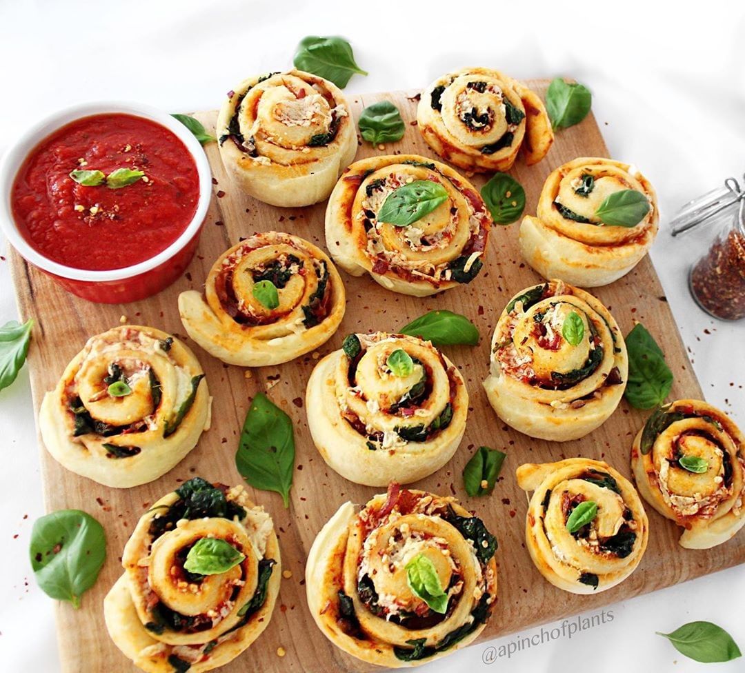 Delicious Spinach Pizza Pinwheels Snack