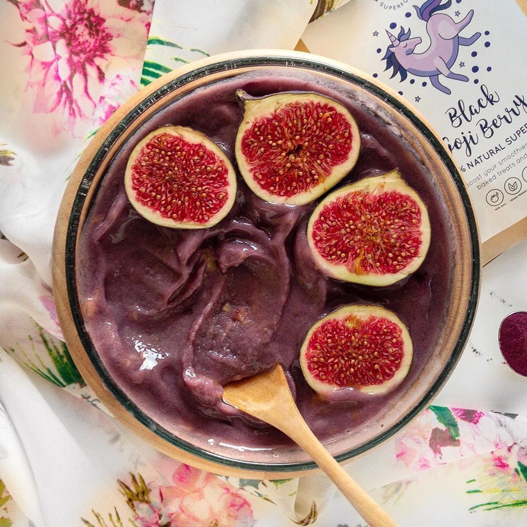 Black Goji Berry Smoothie Bowl