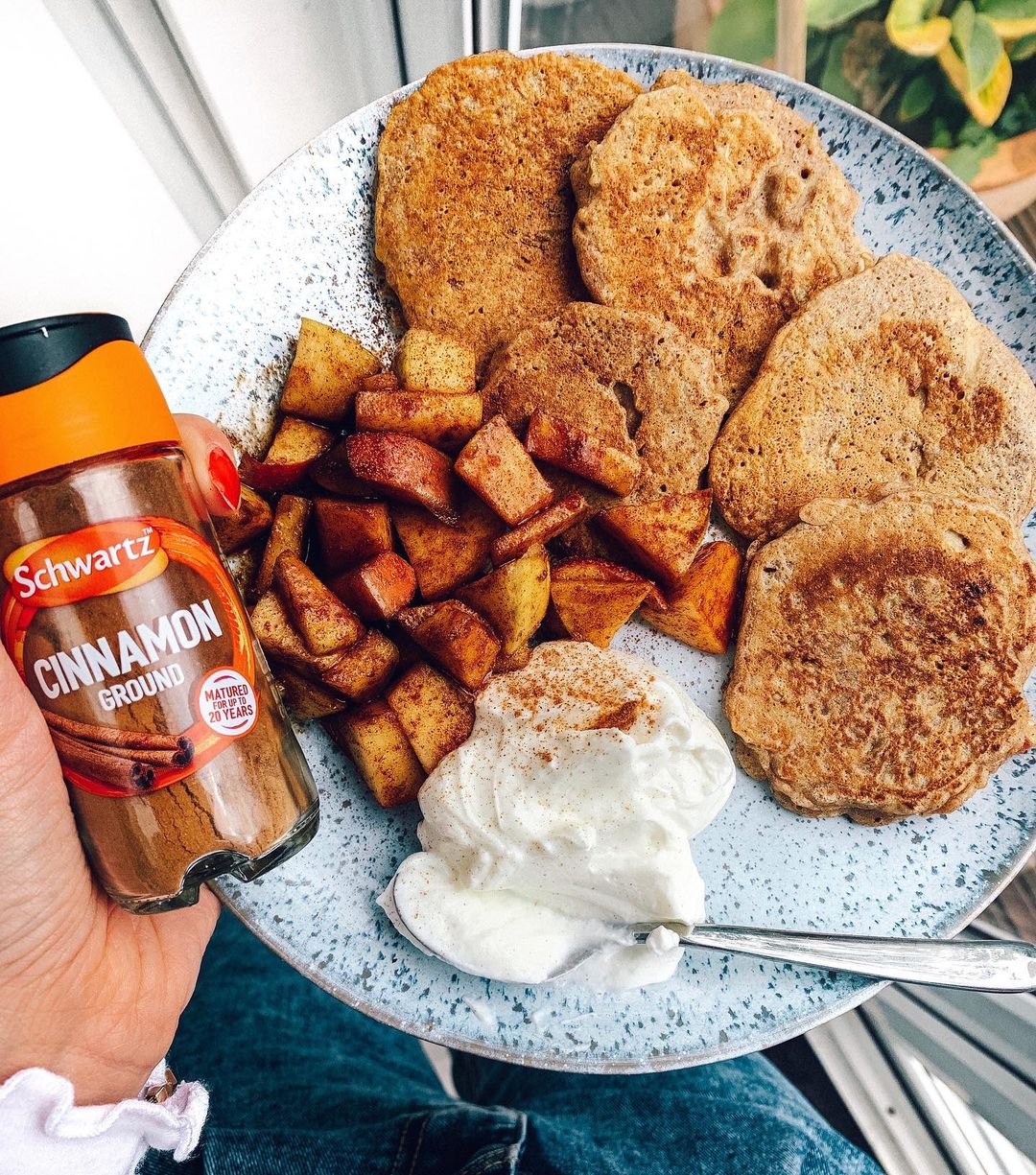 Delicious Autumnal Apple Cinnamon Pancakes