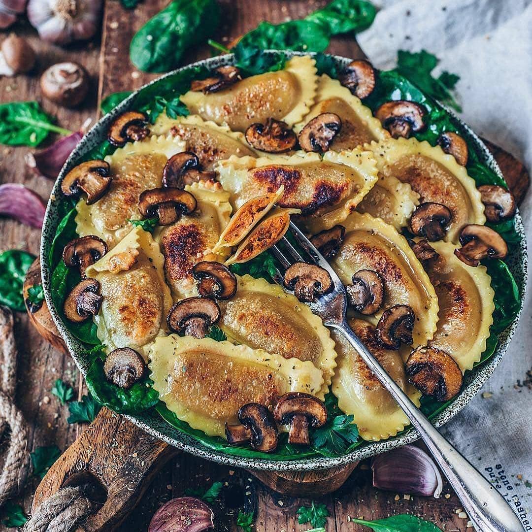 Crispy Roasted Ravioli with Creamy Tomato Filling