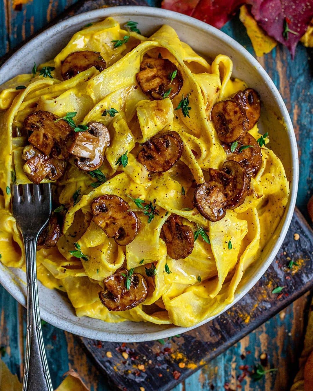 Vegan Cheesy Pumpkin Pasta