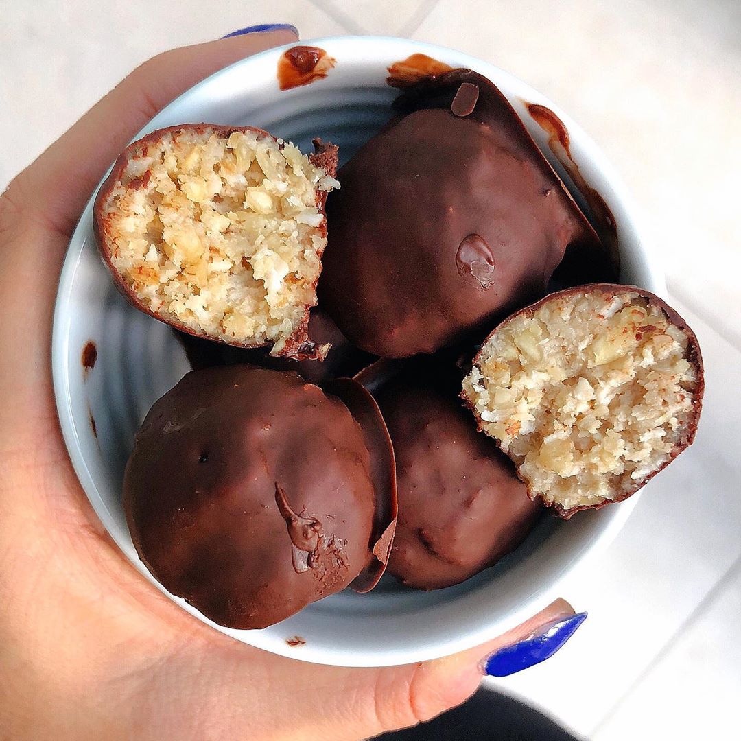 Healthy Vanilla Cashew Snack Balls