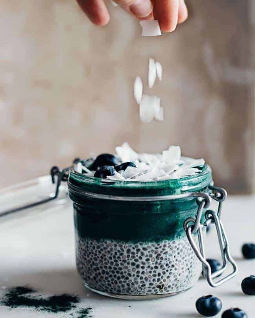 Chia Seed Pudding with Spirulina and Fruits