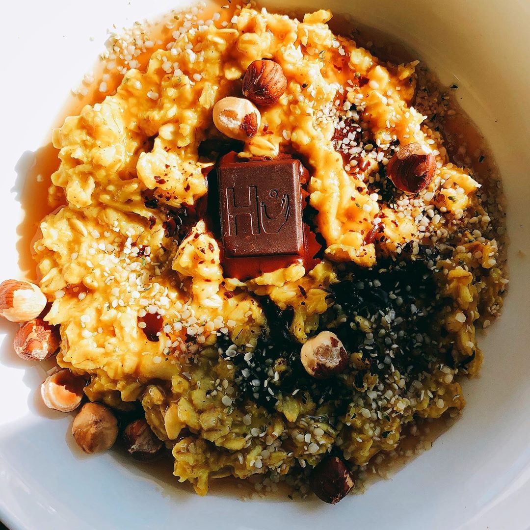 Fall Flavored Oatmeal with Pumpkin and Spices