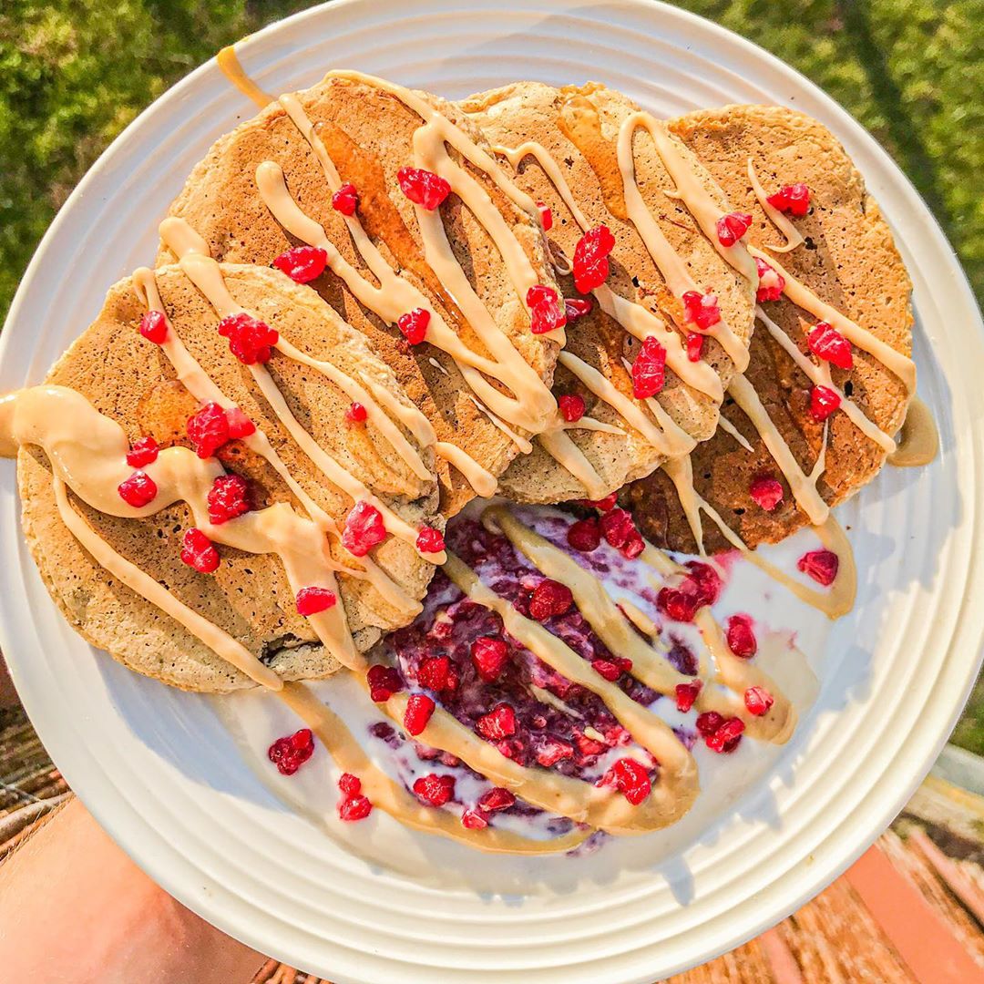 Healthy Raspberry Banana Pancakes with Oat Flour