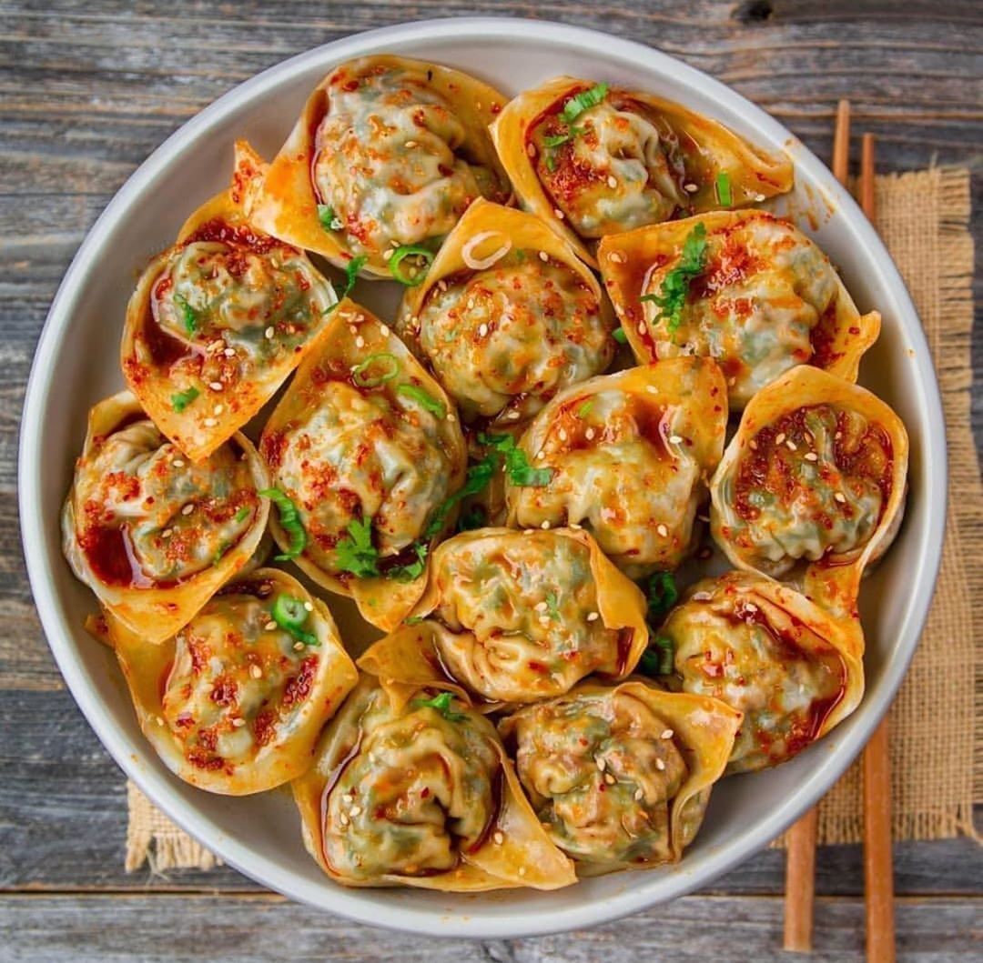 Spicy Steamed Dumplings with Sauce