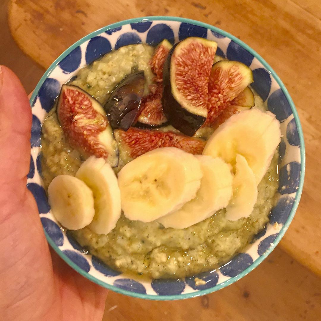 Matcha Protein Oats Breakfast Bowl