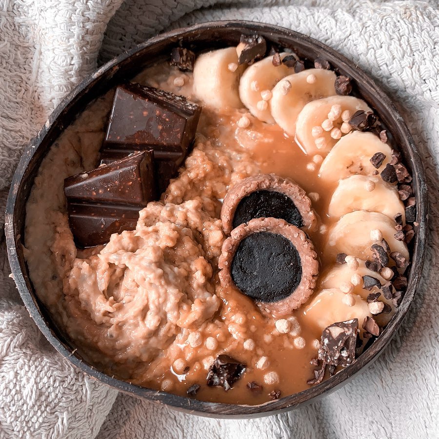Salted Caramel Chocolate Oat Breakfast Bowl