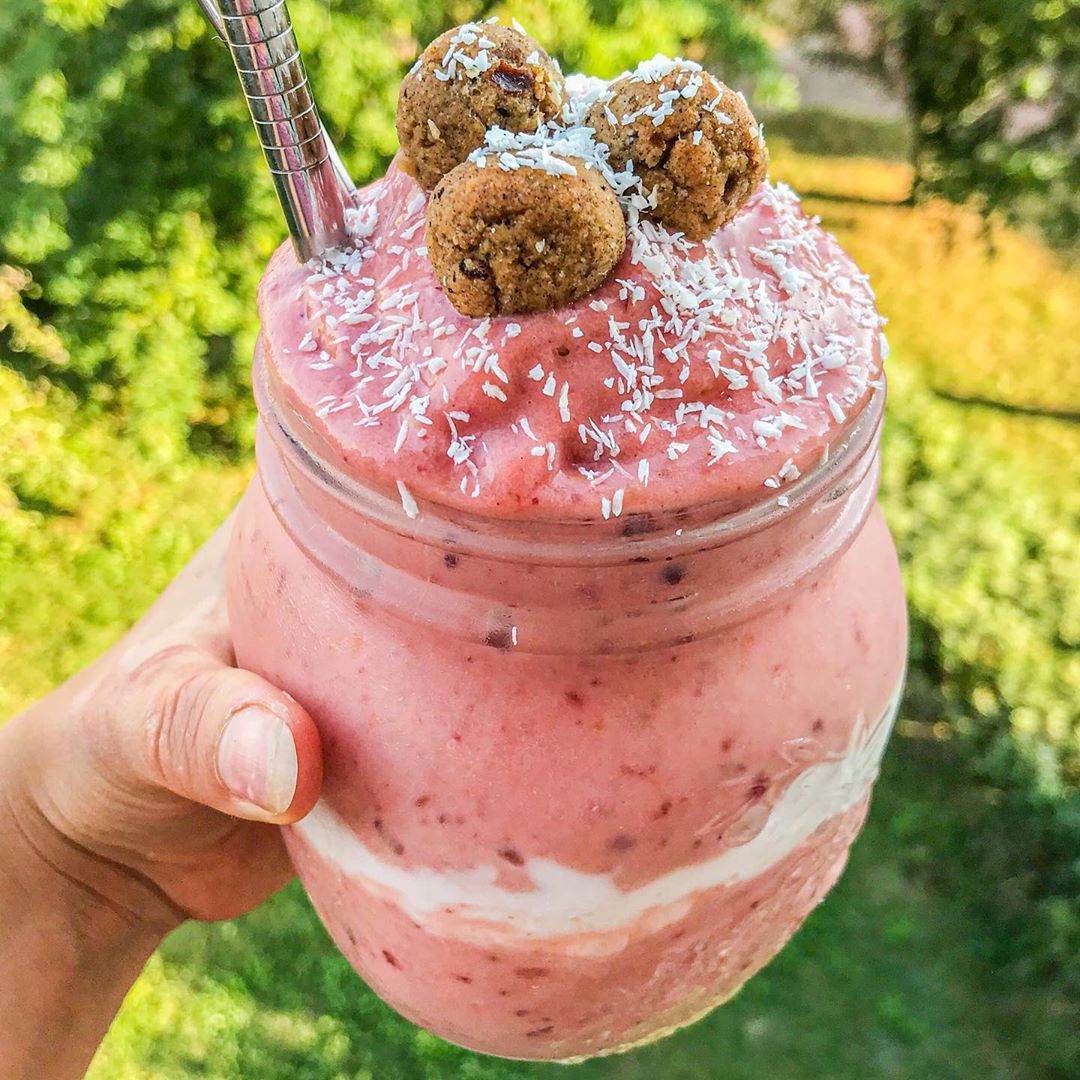 Easy Strawberry Peach Thick Shake