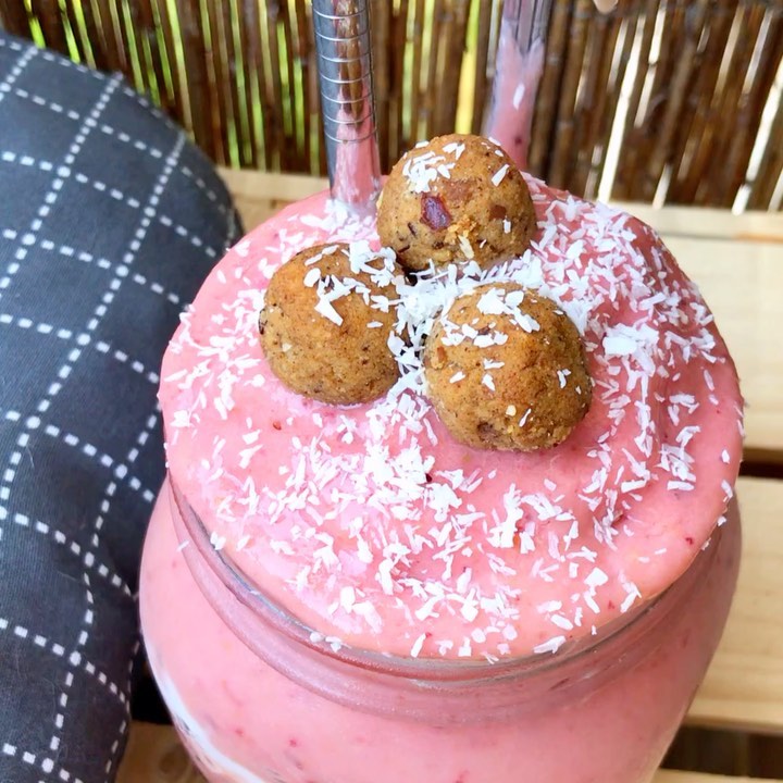 Easy Strawberry Peach Thick Shake