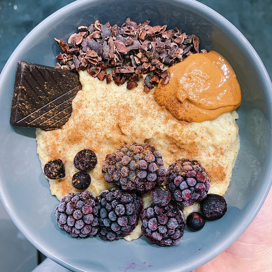 Easy Banana Cinnamon Oatmeal with Toppings