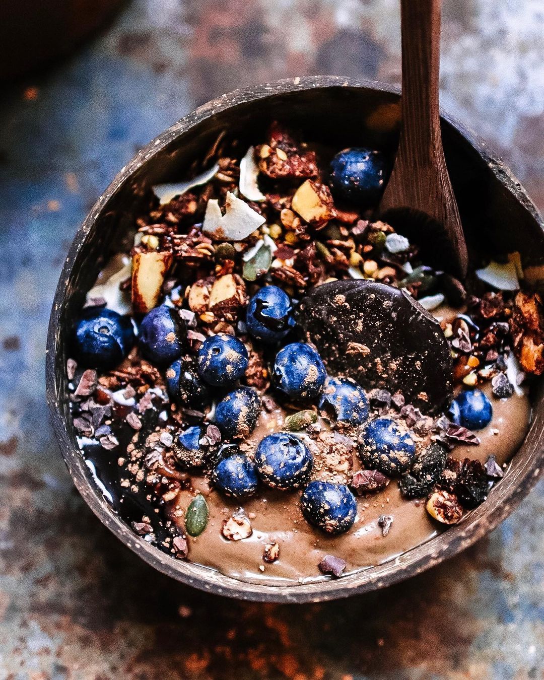 Scrumptious Açaí Ginger Avocado Smoothie Bowl