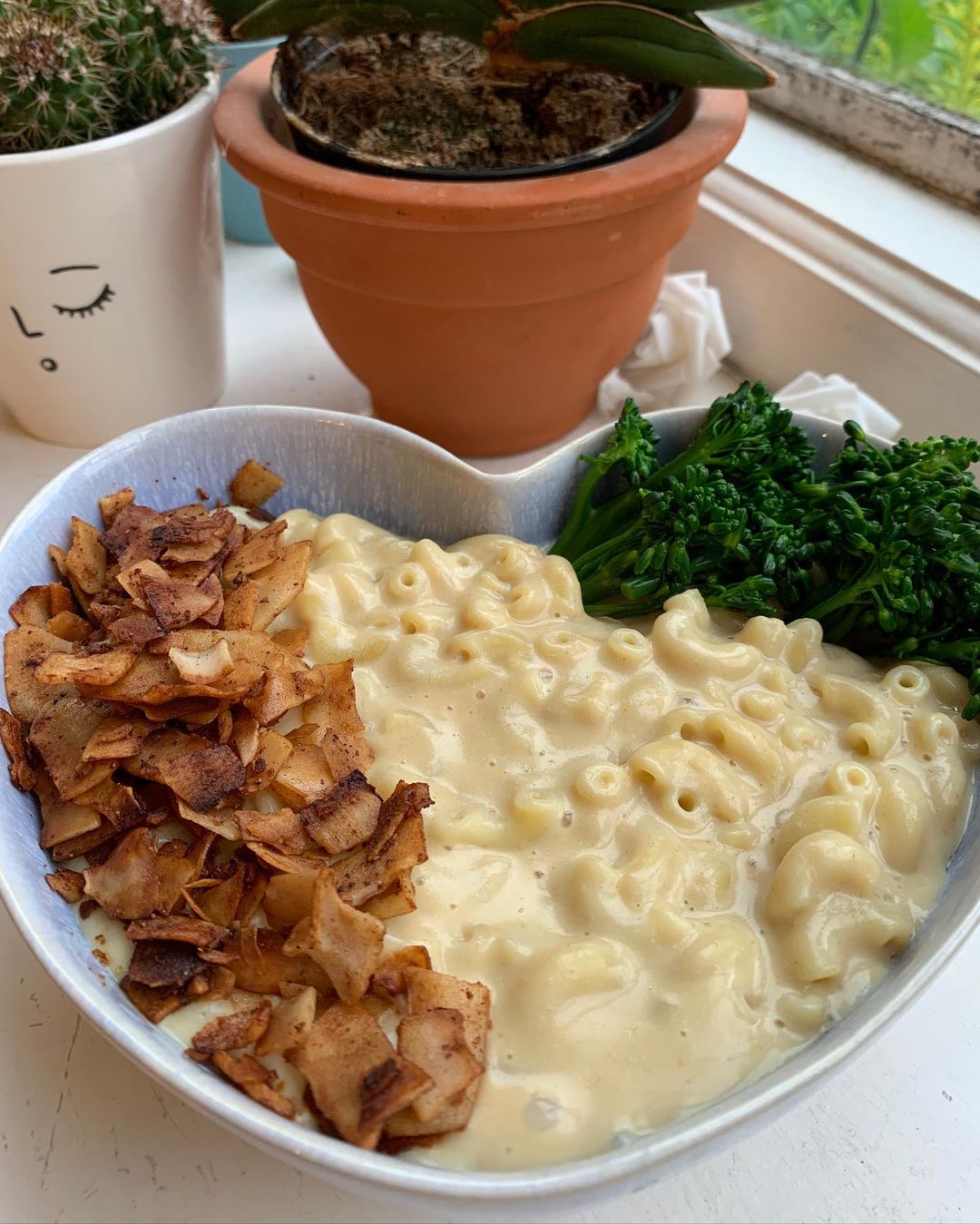 The Creamiest Best Vegan Mac N Cheese