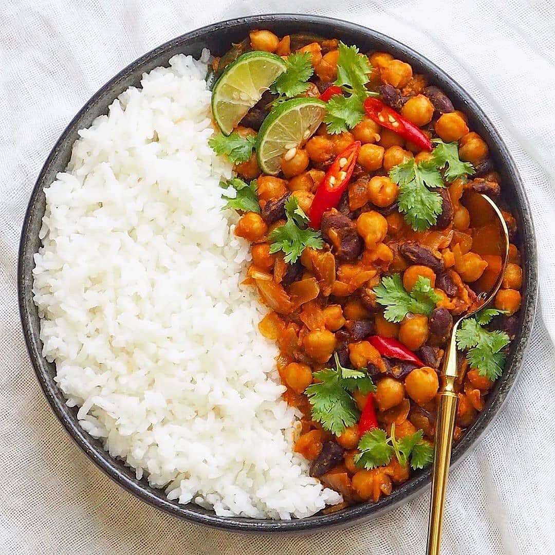 Barbecue Chickpeas with Rice and Avocado