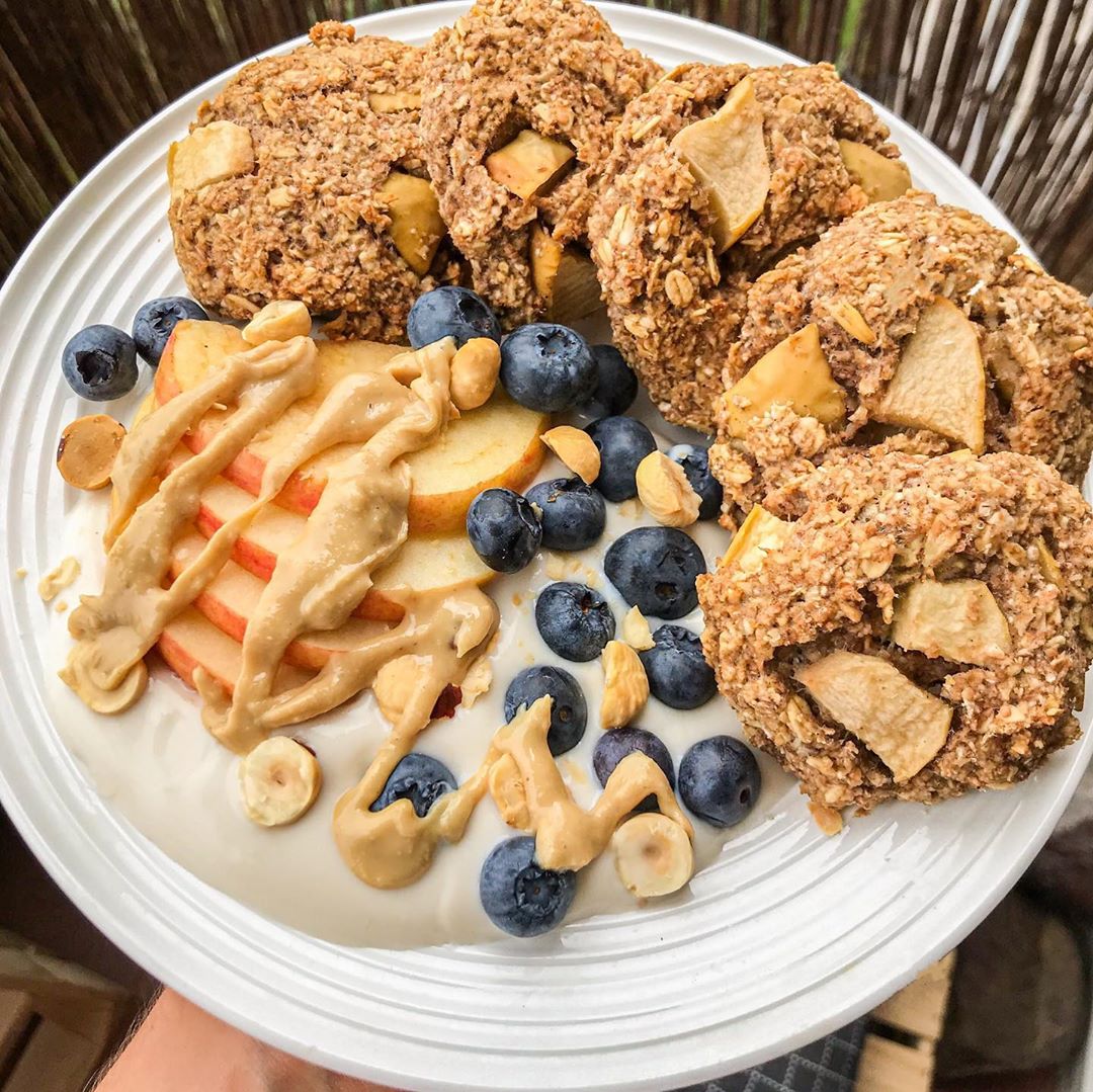 Apple Cinnamon Oatmeal Cookies
