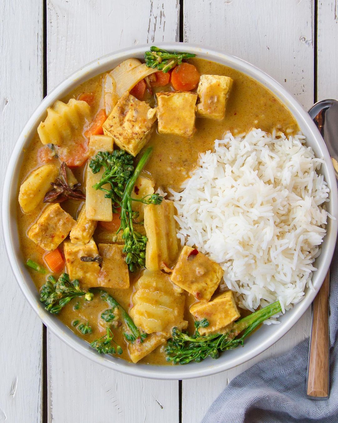 Mild Massaman Curry with Tofu and Spices