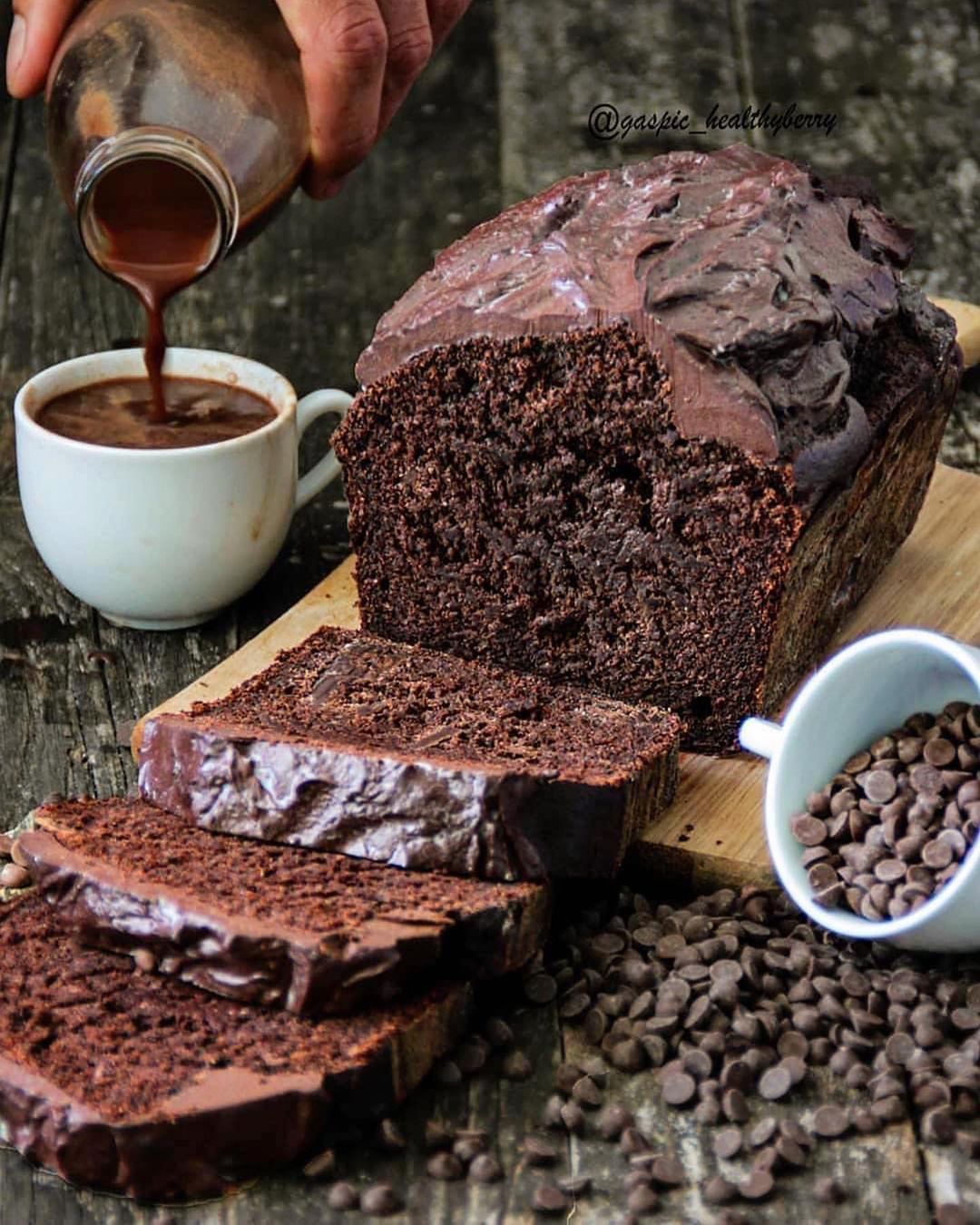 Vegan Flourless Triple Chocolate Cake