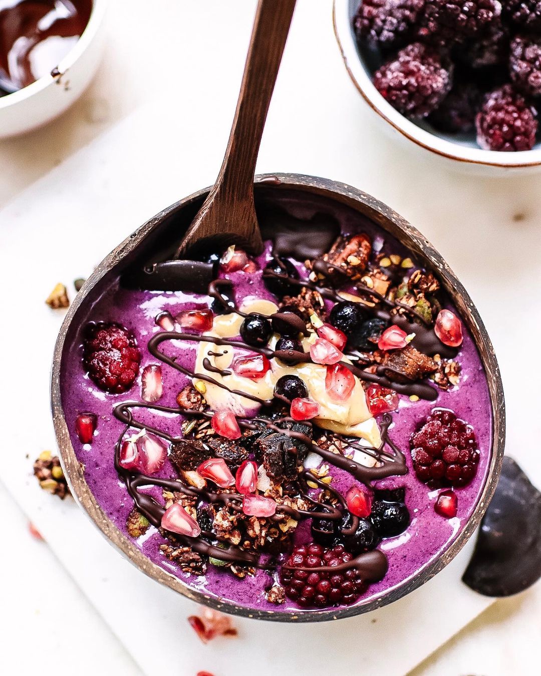 Acai Blackberry and Ginger Smoothie Bowl