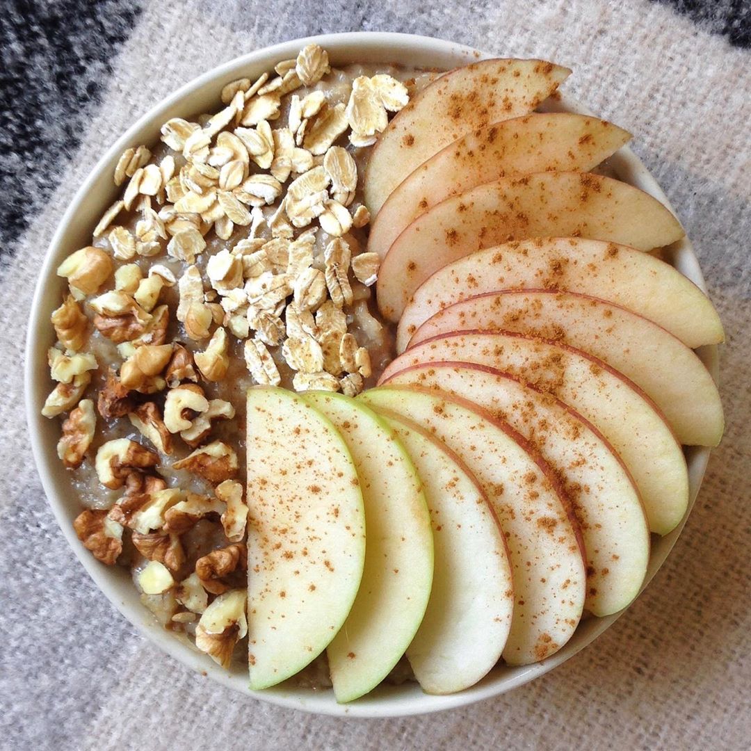Apple Cinnamon Walnut Oatmeal