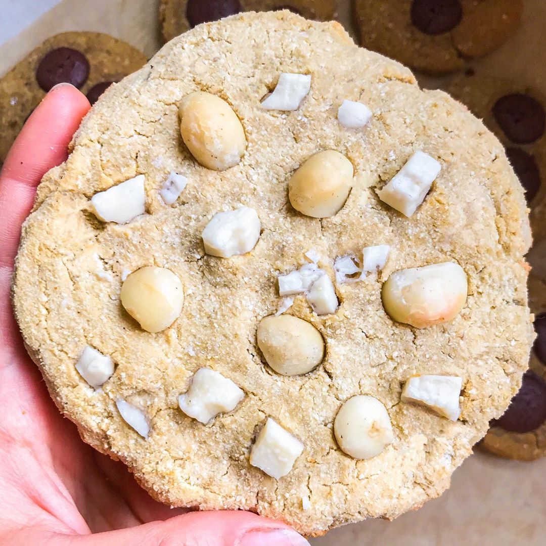 Vegan White Chocolate Macadamia Cookie