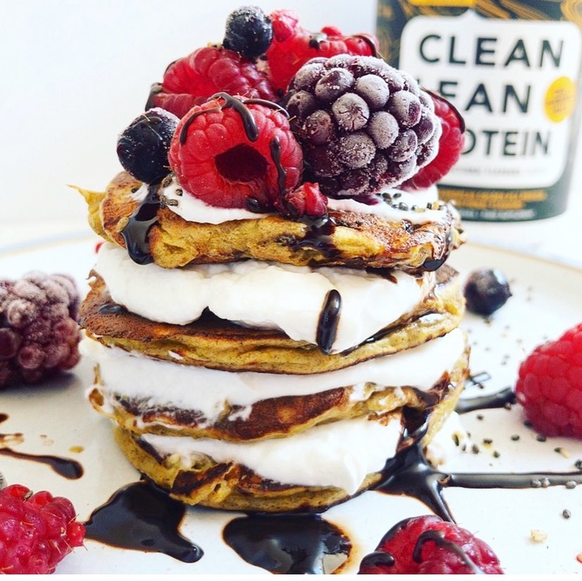 Simple Vegan Banana Protein Pancakes