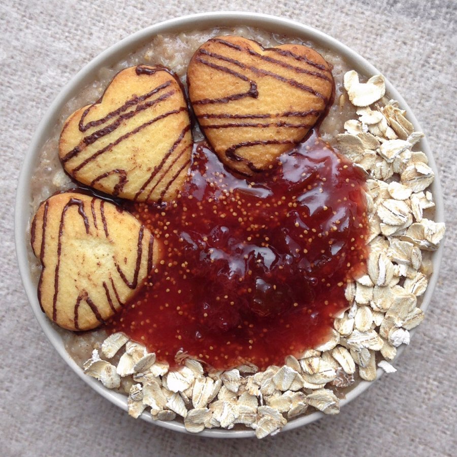 Cookies and Jam Oatmeal Bowl