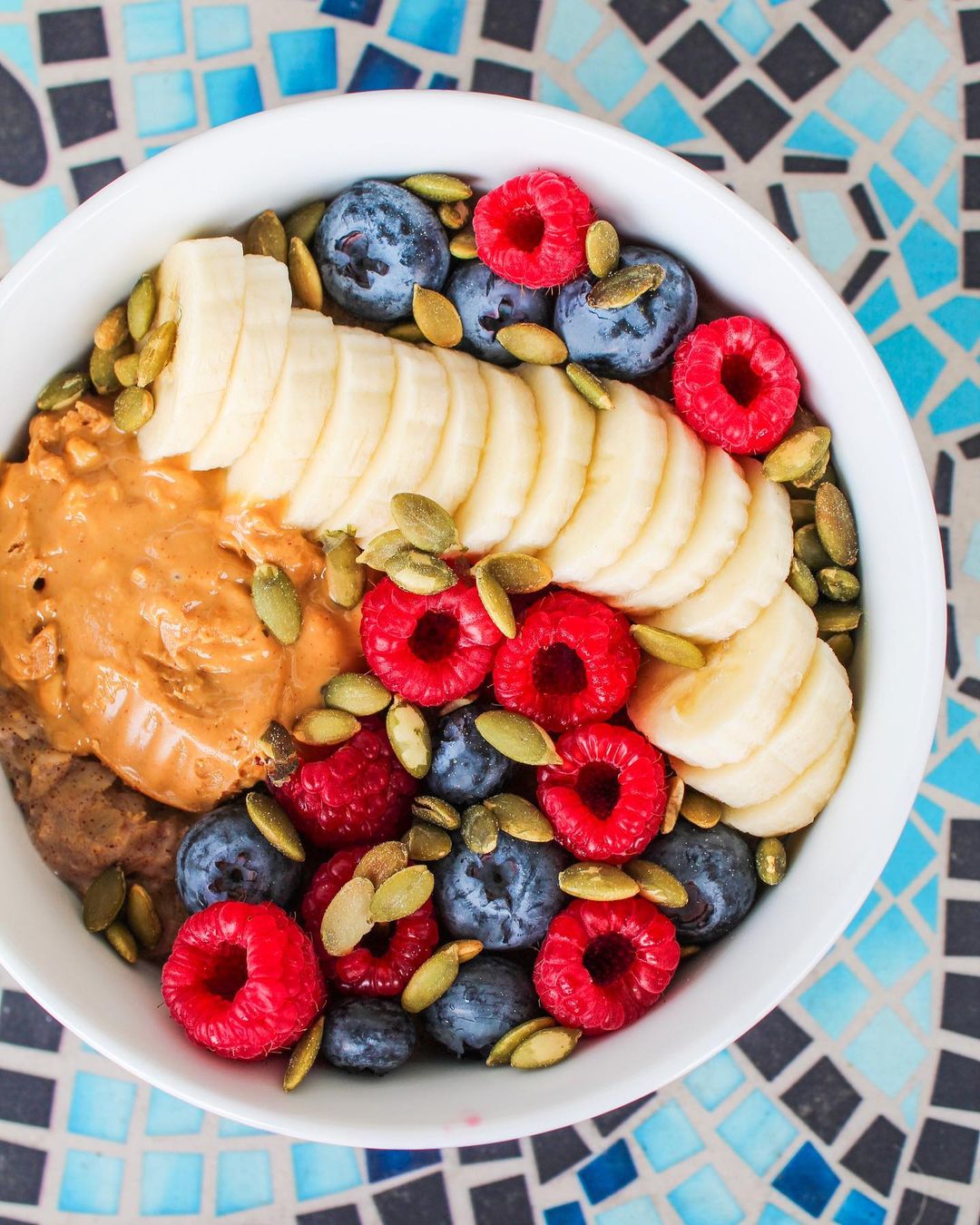 Simple Oatmeal with Banana and Spices