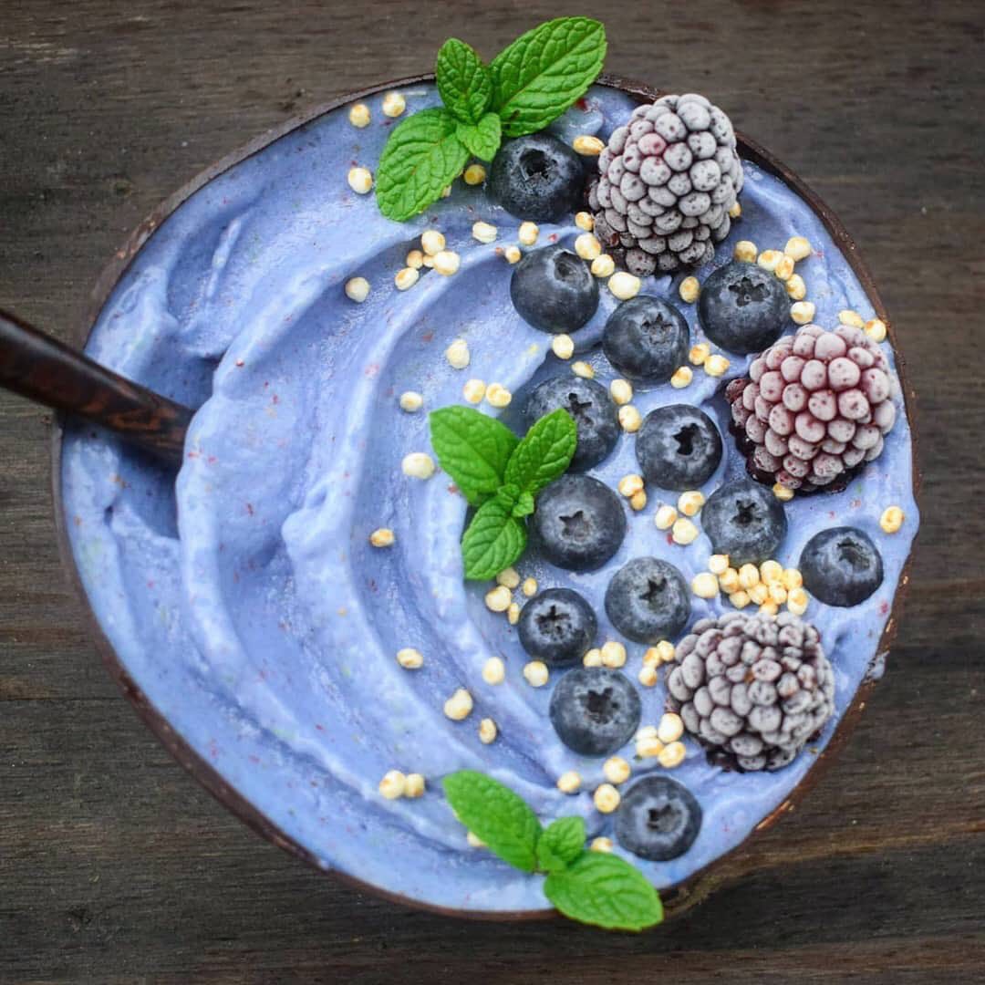 Vibrant Blue Spirulina Smoothie Bowl