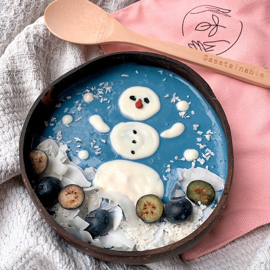 Frosty Blue Spirulina Smoothie Bowl