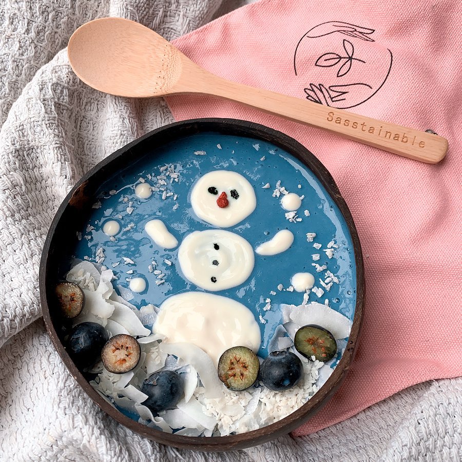 Frosty Blue Spirulina Smoothie Bowl