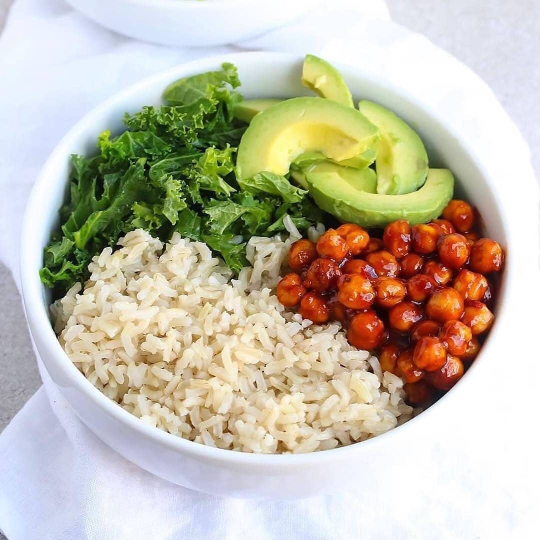 Barbecue Chickpeas Served with Rice and Avocado