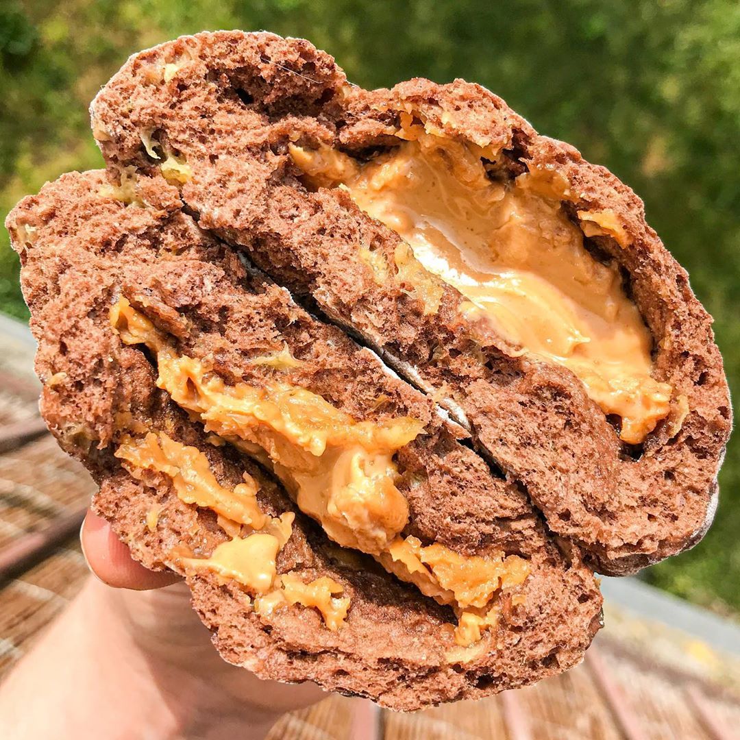 5-Minute Chocolate Peanut Butter Filled Bun