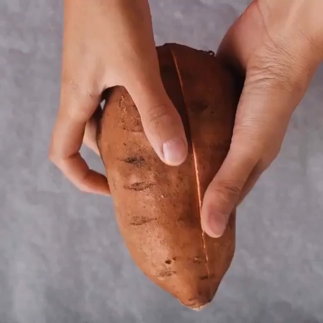 Baked Sweet Potatoes with Tahini and Chickpeas