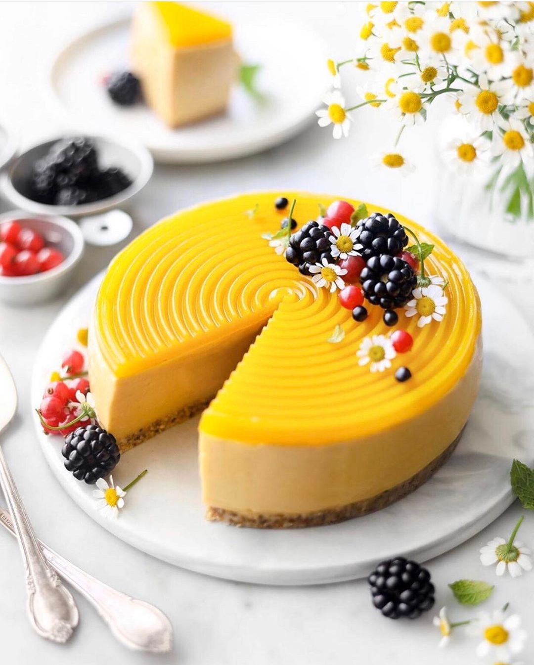 Easy No-Bake Mango Cake