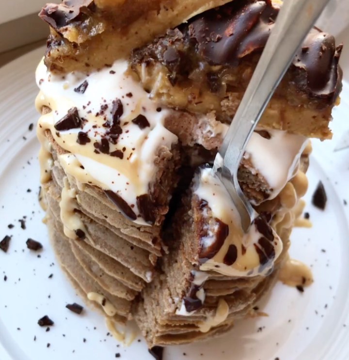 Easy Vegan Snickers Flavored Pancakes