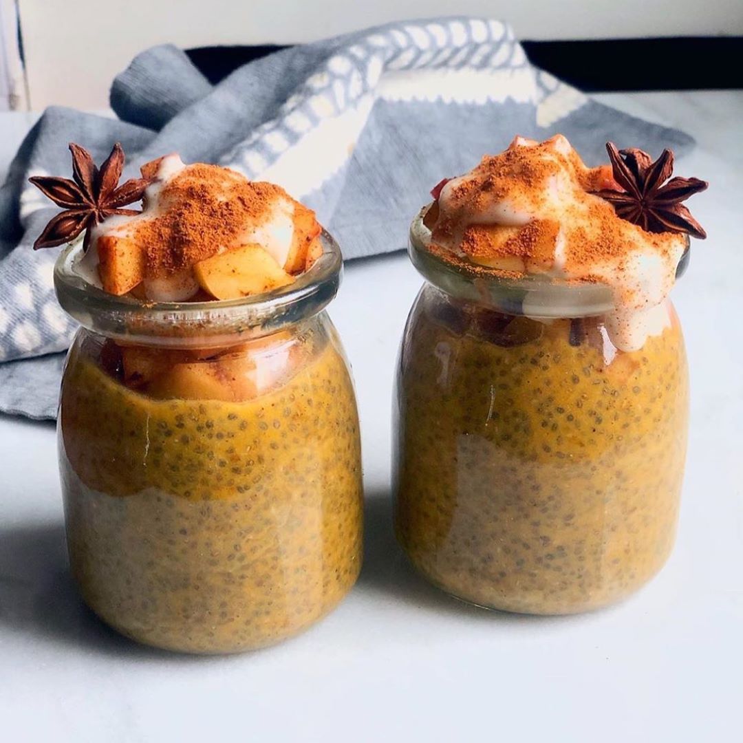 Healthy Pumpkin Chia Pudding with Spiced Apples