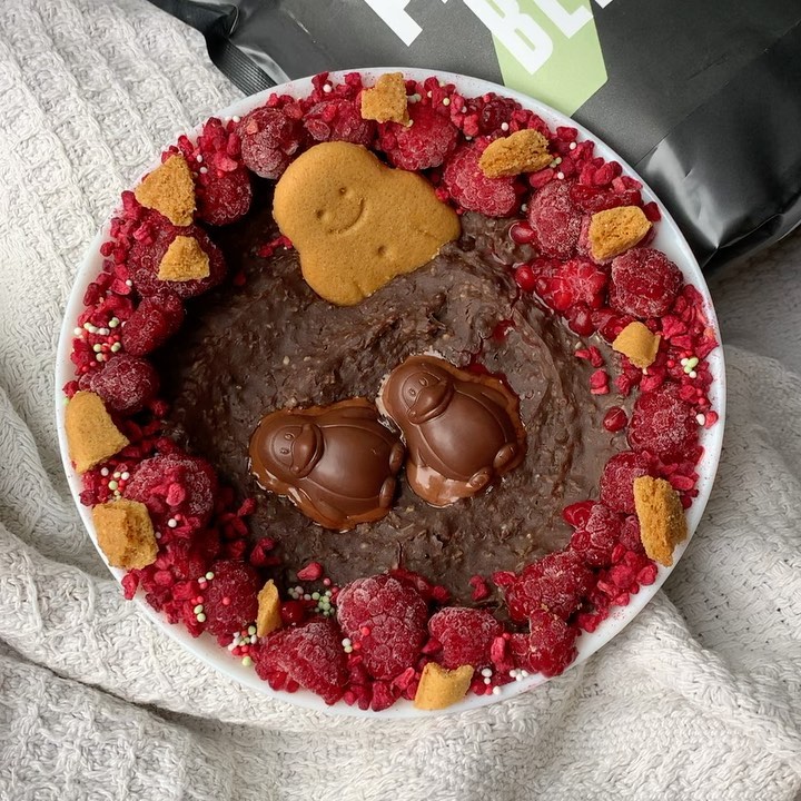 Dark Chocolate Gingerbread Christmas Oats Bowl