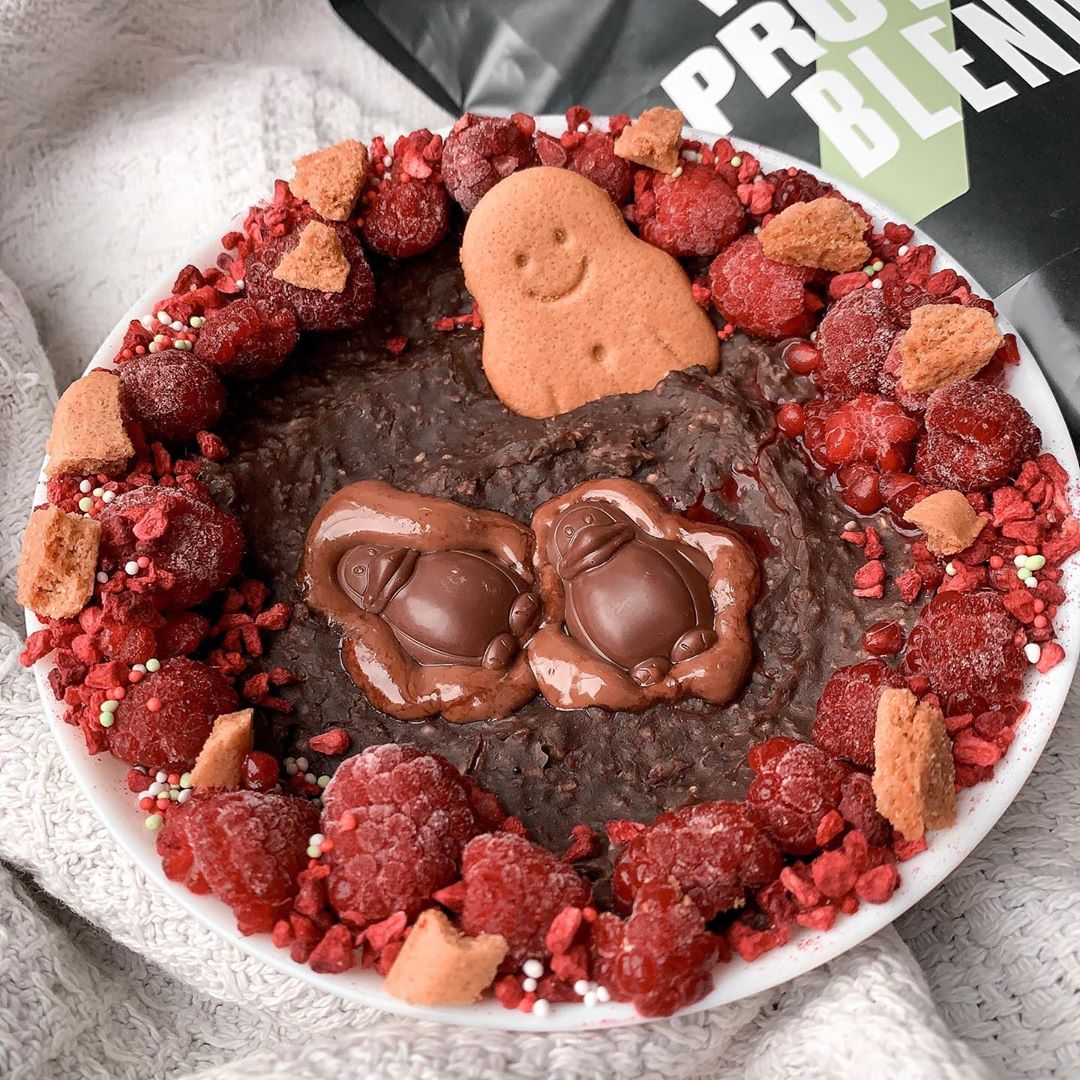 Dark Chocolate Gingerbread Christmas Oats Bowl