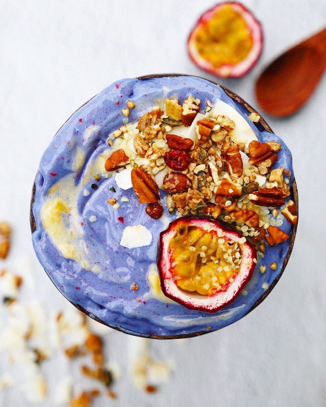 Vegan Smoothie Bowl with Spirulina Toppings