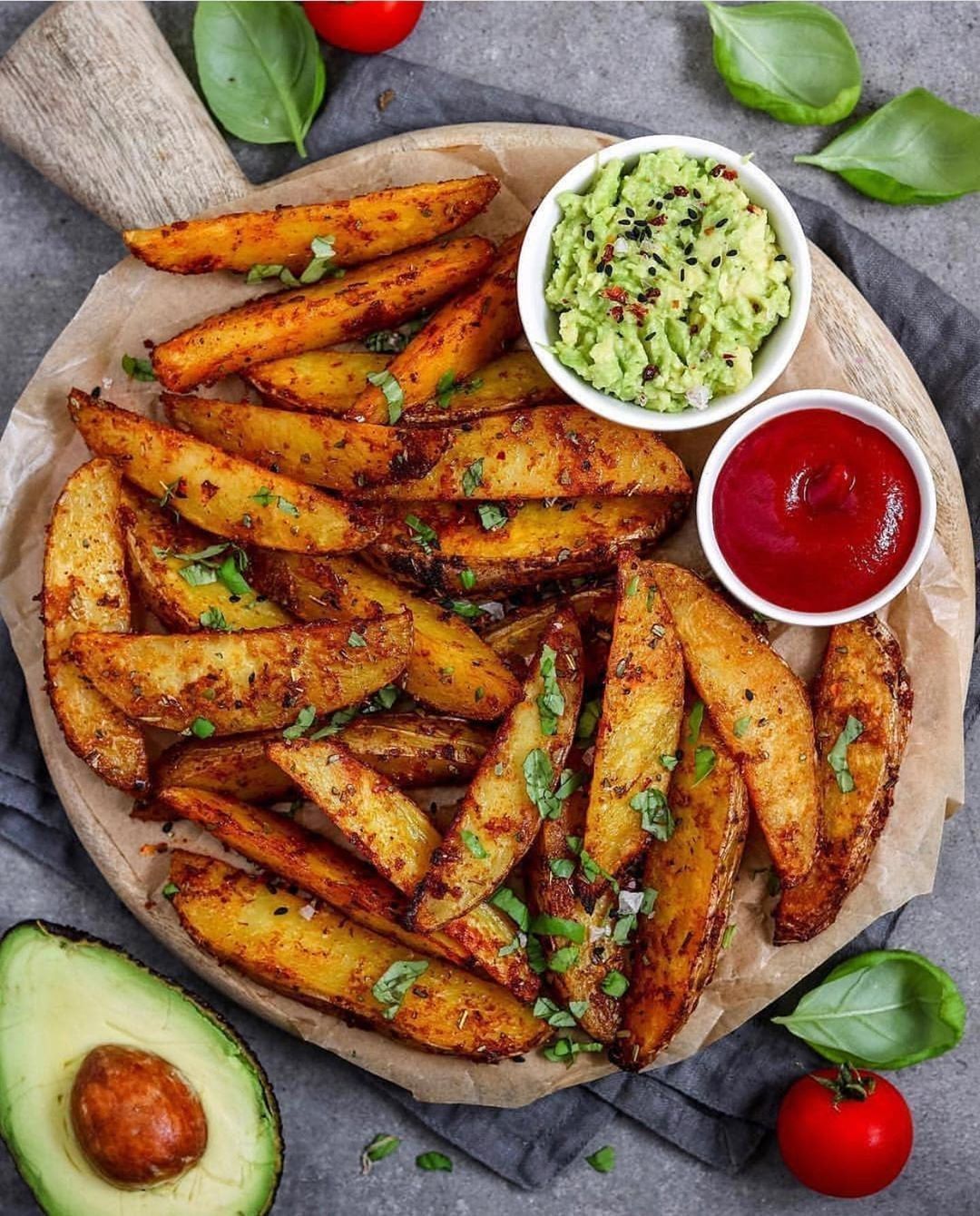 Crispy Oven Baked Potato Wedges