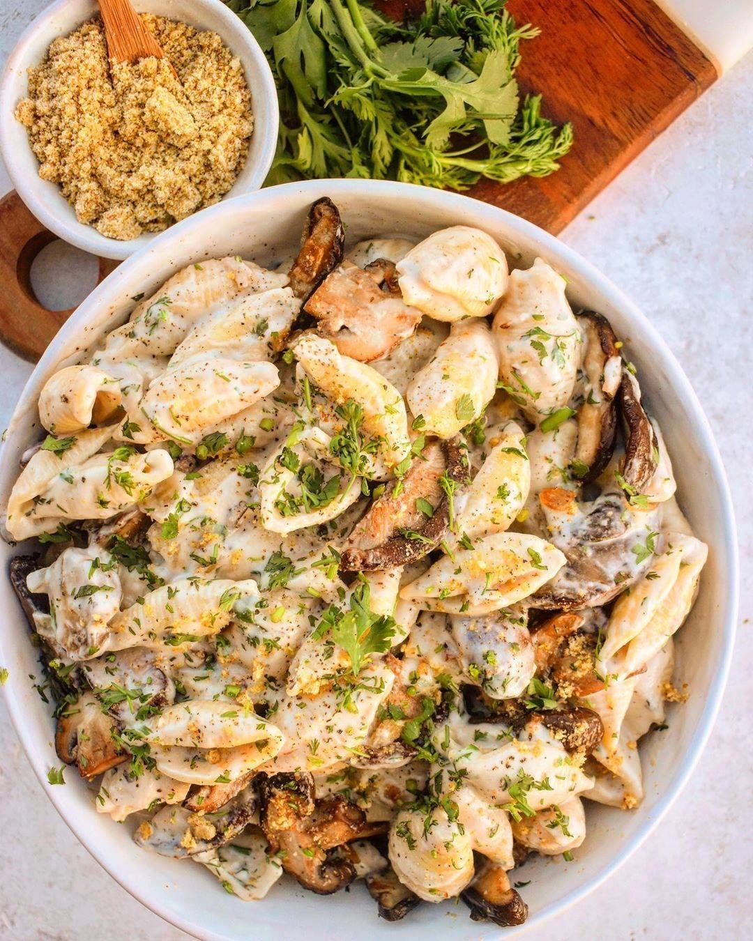 Creamy Vegan Mushroom Alfredo Pasta