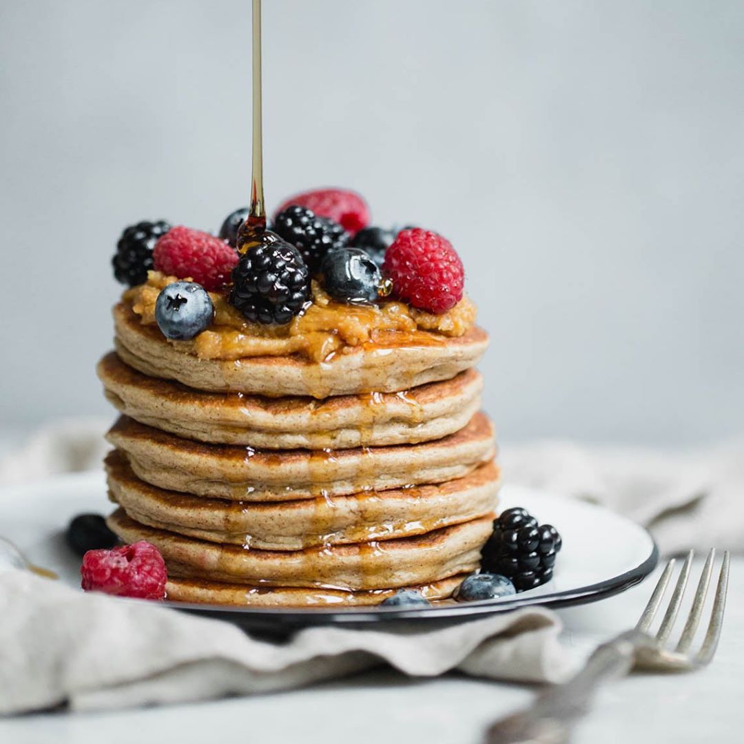 Vegan Protein Pancakes with Oats and Banana
