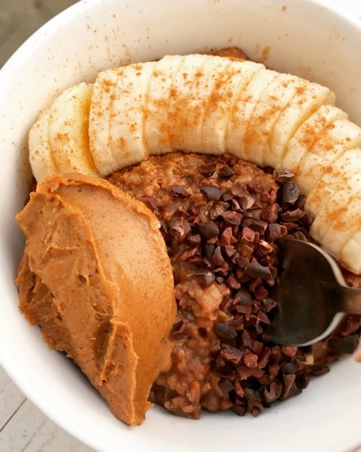 Chocolate Oats Breakfast Bowl