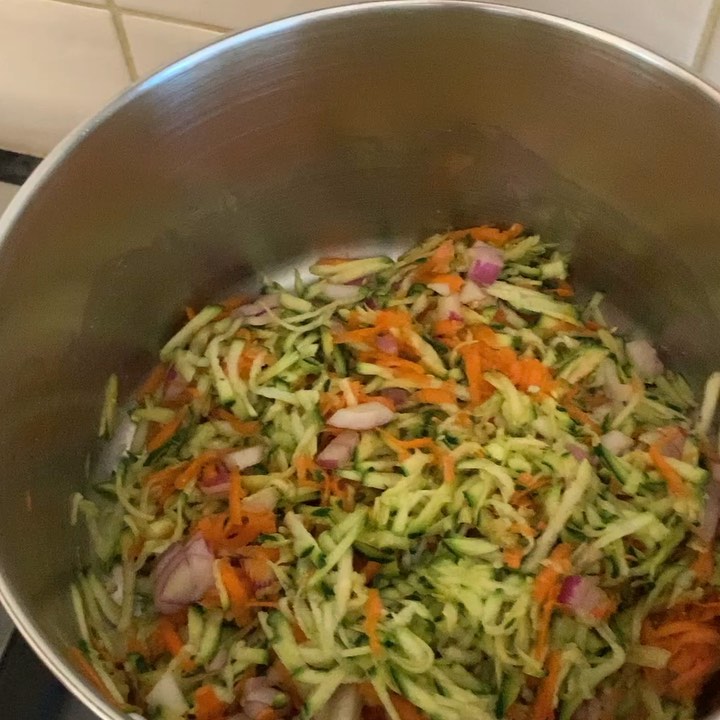 Homemade Vegetable Pasta Sauce with Hidden Veggies