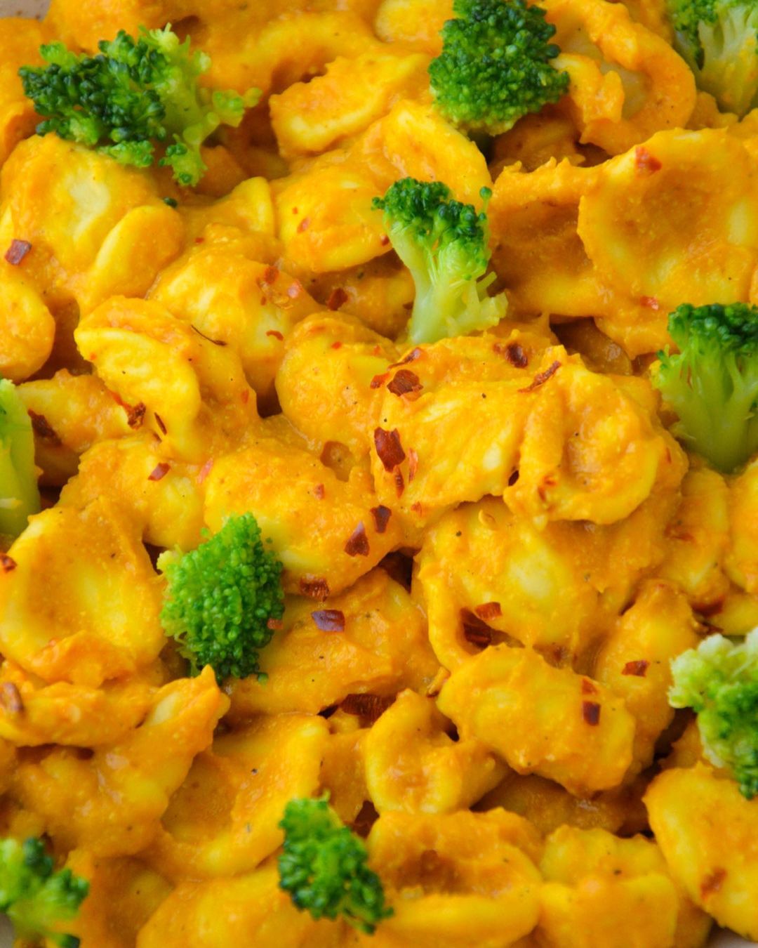 Vegan Pumpkin Mac and Cheese