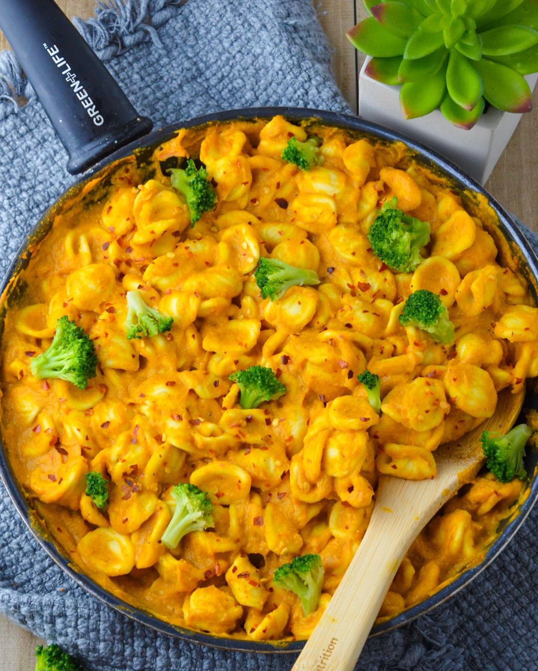 Vegan Pumpkin Mac and Cheese