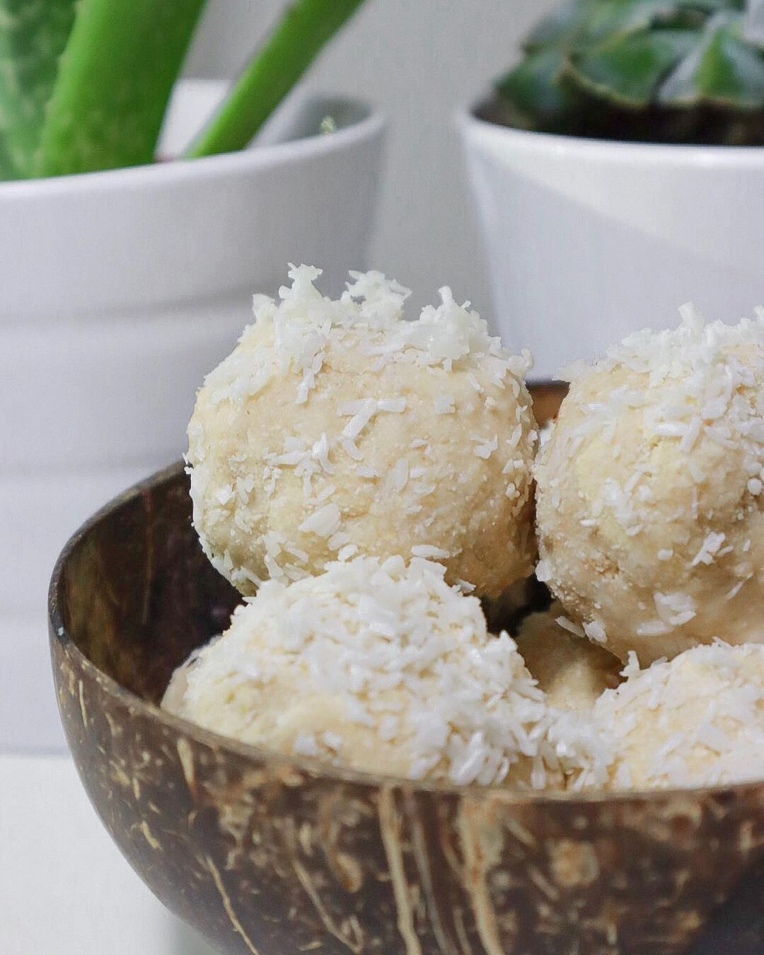 Healthy Coconut Cake Pops